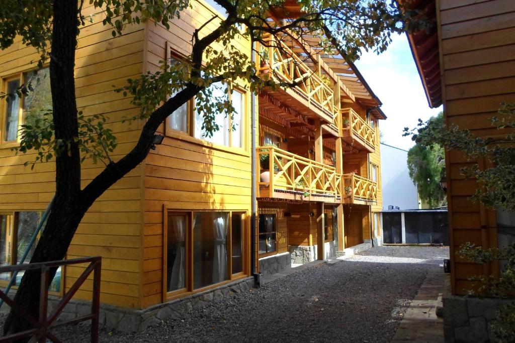 Apart Hotel Robles Del Sur San Martín de los Andes Esterno foto